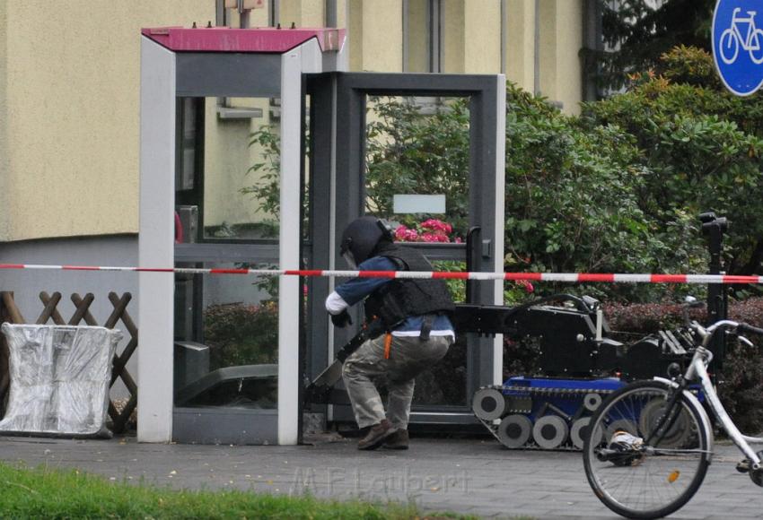 Kofferbombe entschaerft Koeln Graeffstr Subbelratherstr P088.JPG